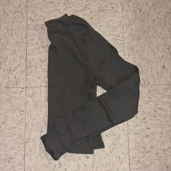 H&M Basic Long Sleeve - Picture 2 of 3